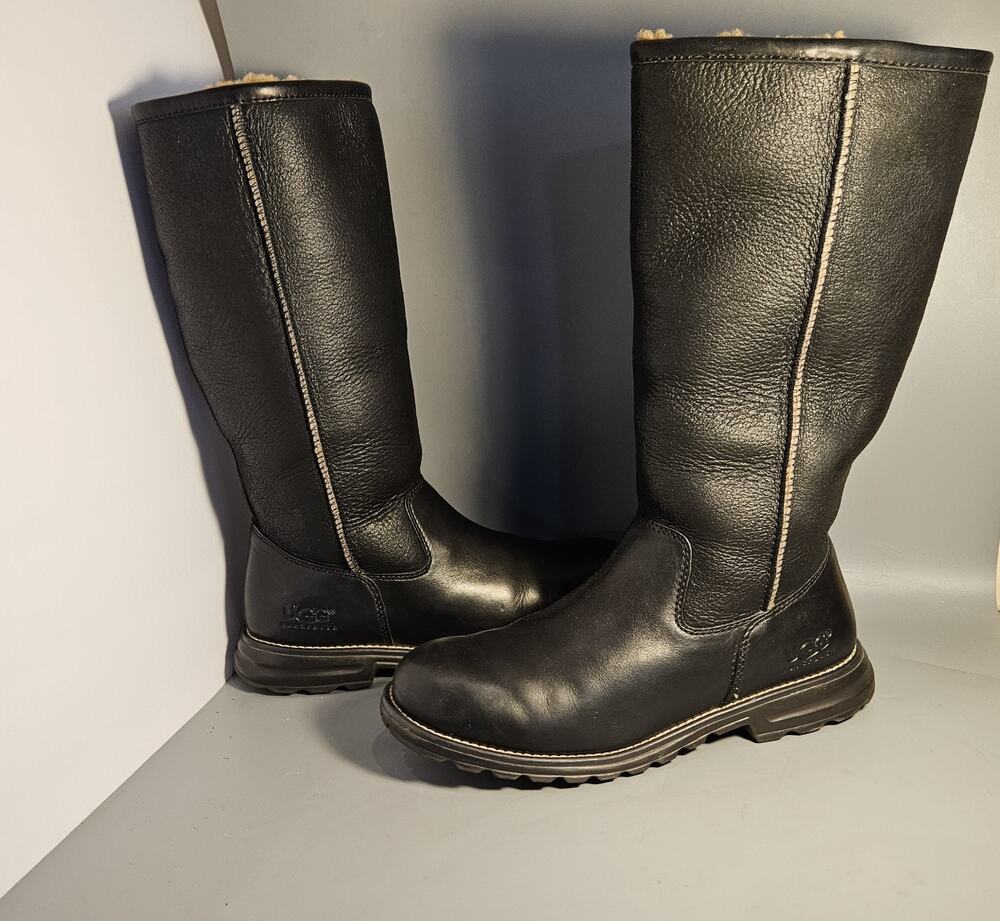 UGG Sheepskin Lined Tall Boots Woman's Sz 9 S/N 5490 Winter/Rain Leather EUC